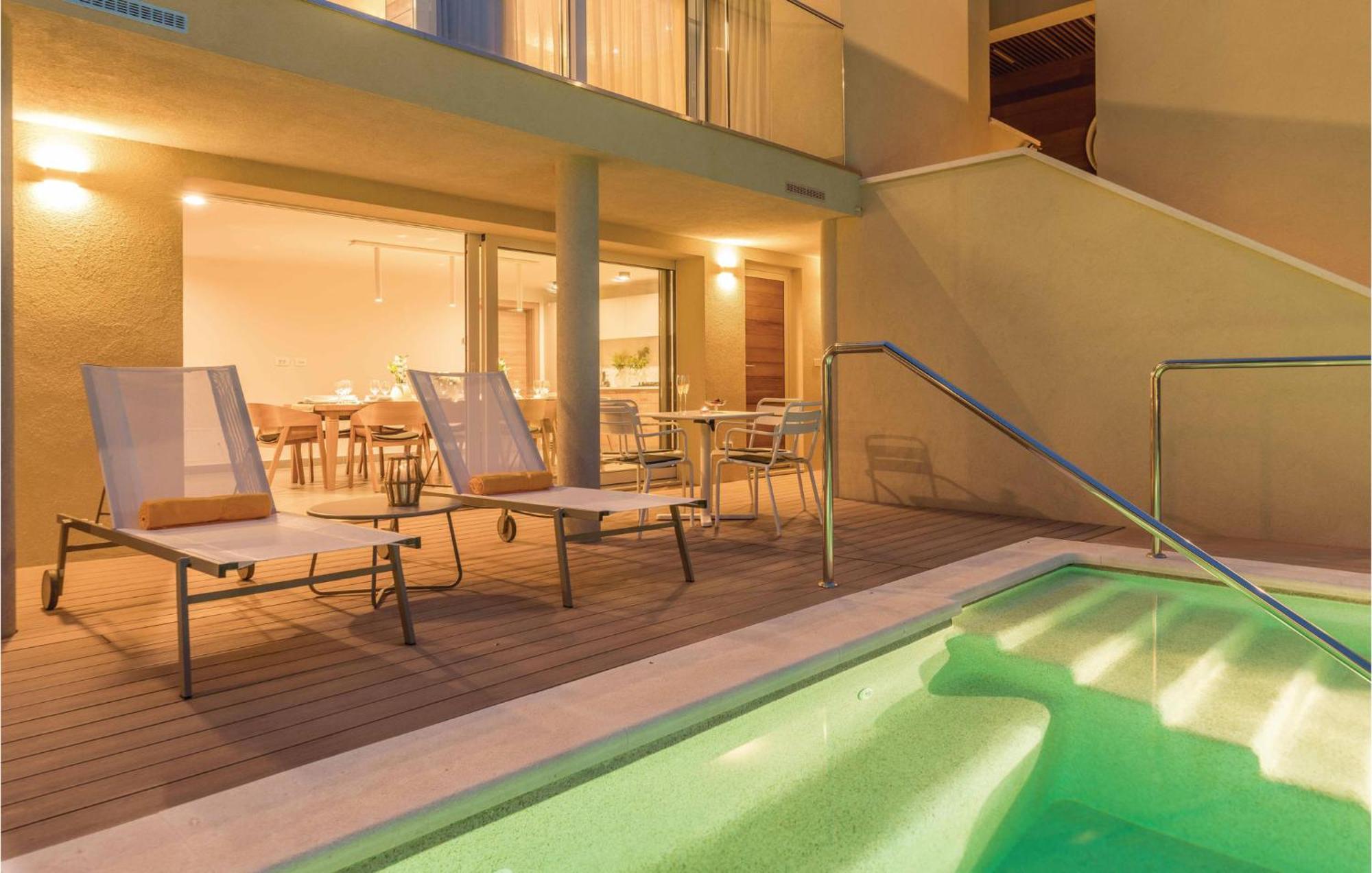 Nice Apartment In Plomin With Jacuzzi Exterior foto