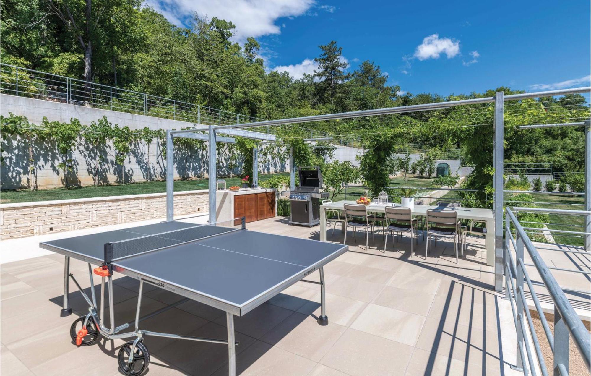 Nice Apartment In Plomin With Jacuzzi Exterior foto